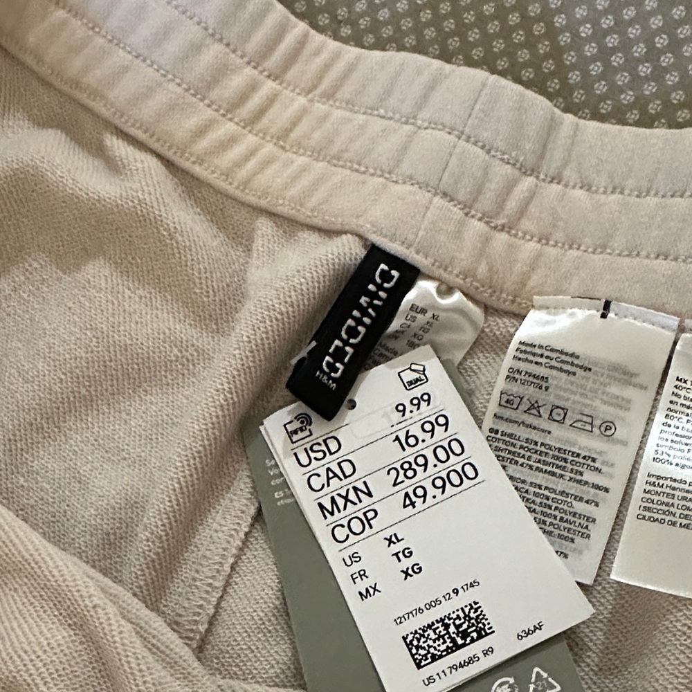H&M Beige Lounge Shorts - Picture 2 of 5